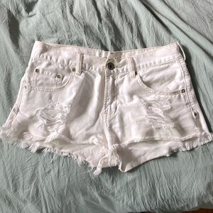 BULLHEAD | White Denim Slouchy Short